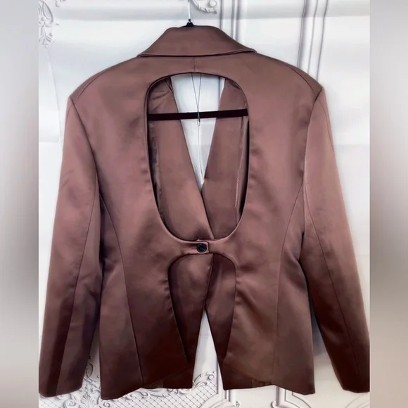 NWT ZARA VIRAL SATIN EFFECT BLAZER XS and L
🚨 My prices are firm, no discount - Picture 11 of 17
